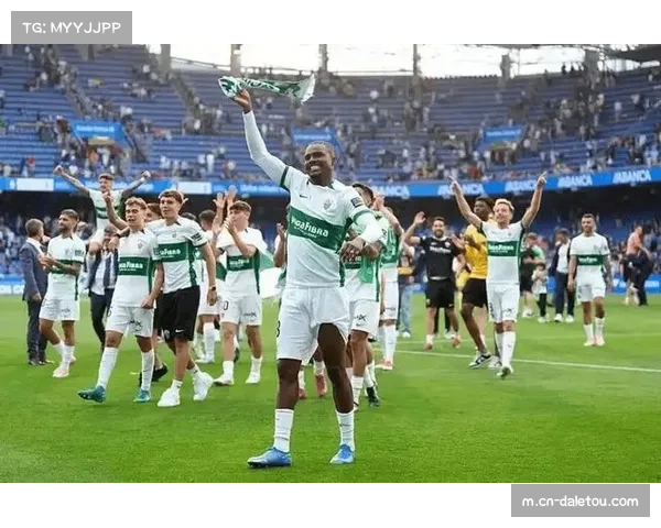 埃尔切门将伊尼亚基佩尼亚表现稳健 屡次关键扑救助球队保级